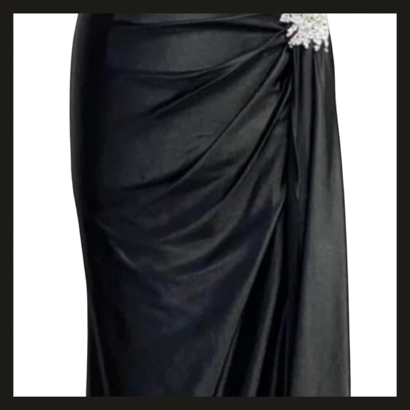 Sherri Hill 55367 BLACK Beaded Off Shoulder Evening Gown SZ 10 Prom Pageant EUC - Picture 5 of 10